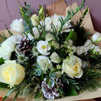 christmas-flowers-wiltshire-frost-bouquet